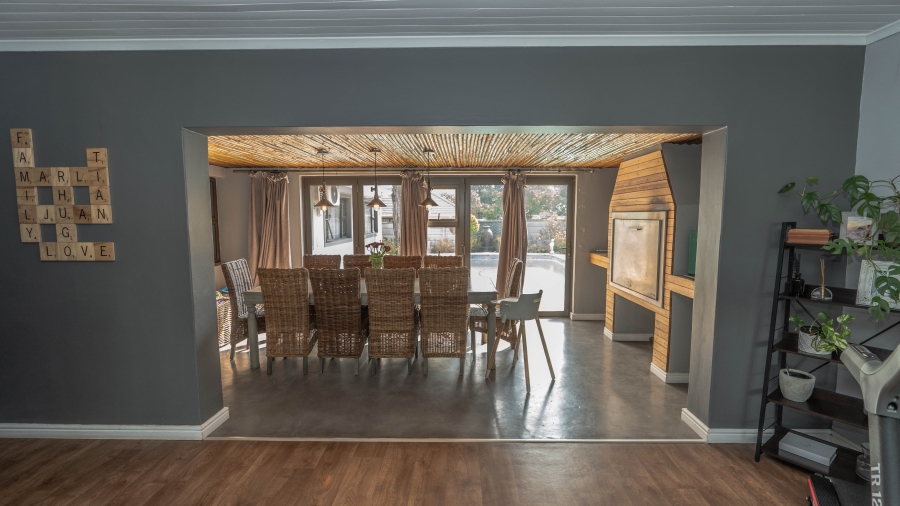 4 Bedroom Property for Sale in De La Haye Western Cape